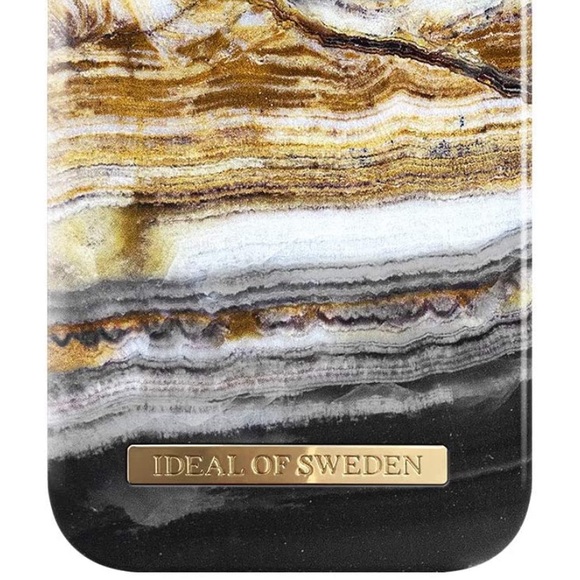 iDeal Of Sweden Mobile Phone Case for iPhone 8 / iPhone 7 /
iPhone 6 / iPhone 6s - Picture 2 of 5